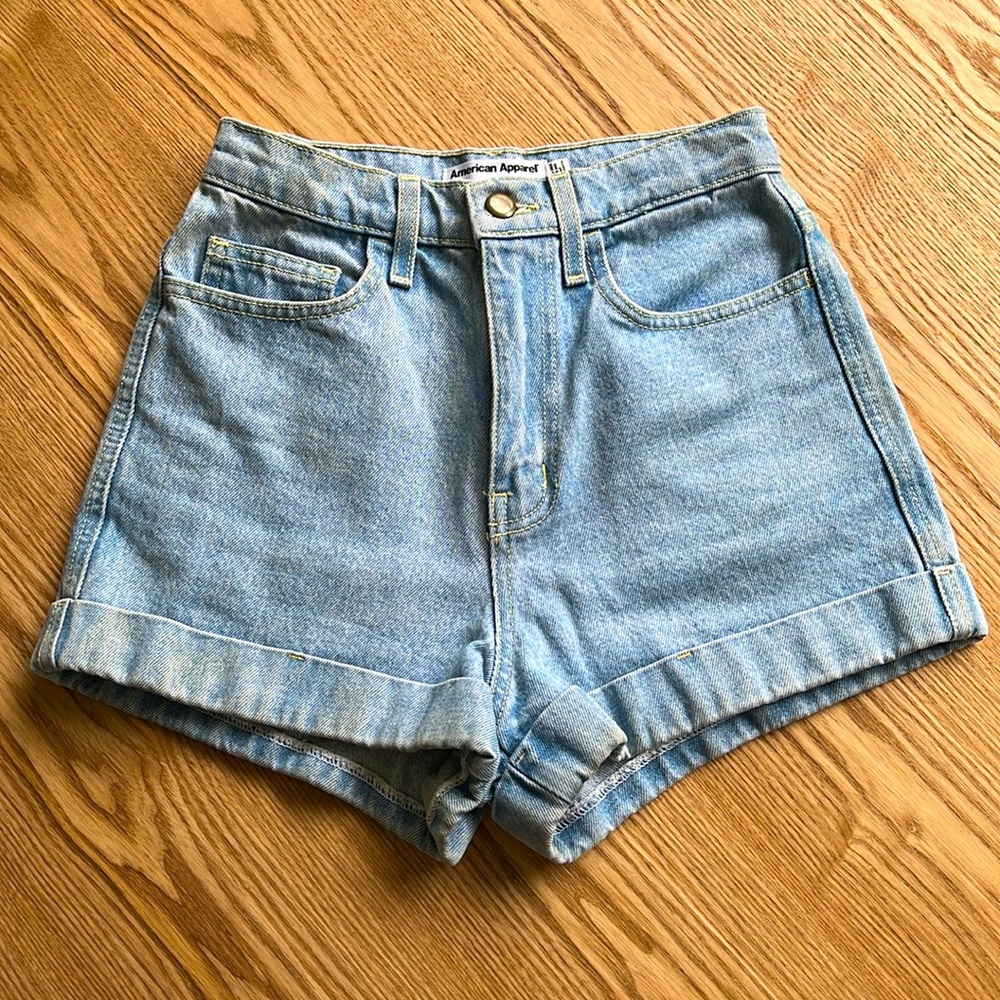 AMERICAN APPAREL LIGHT DENIM SHORTS